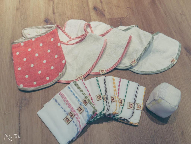 《阿呆夫妻過日子》喜福育兒好物分享｜出生開始到4歲都能用的「寶寶我最罩」超必買、「有機棉圍兜」超耐用