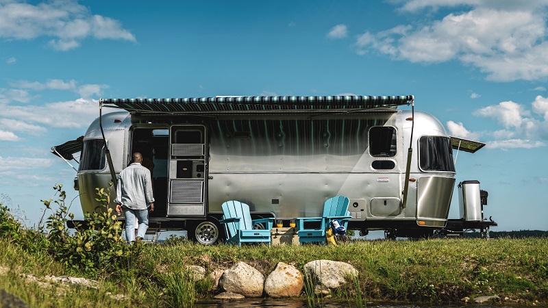 10 Best Travel Trailers for Half-Ton Trucks For 2024 Airstream International 28RB exterior