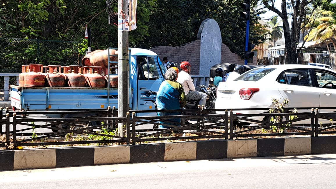 What's going on in the world of beggars who stretch out their hands at Shivamogga traffic signals! 