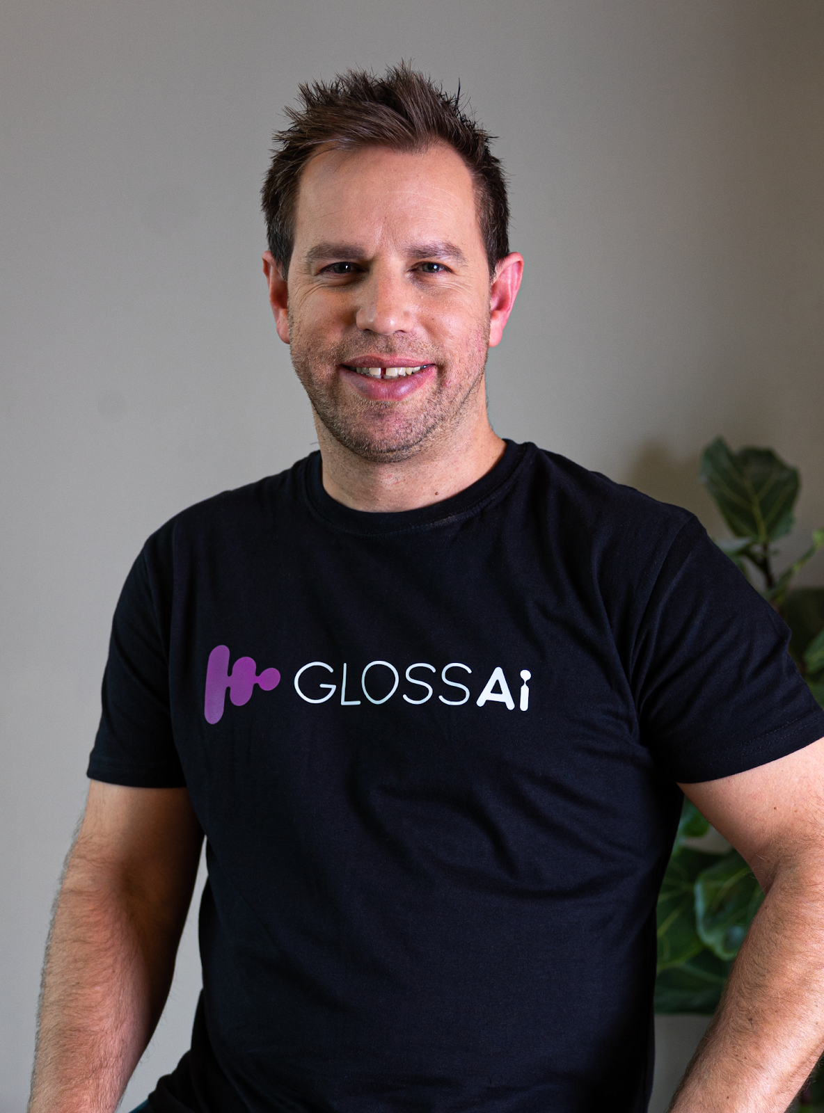 Is AI Technology A Friend Or Foe For Influencers And Marketers? Ft. Ofer Familier, Co-Founder And CEO At GlossAi