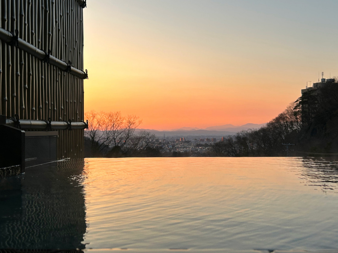 東山パークホテル新風月の露天風呂付き客室の露天風呂からの景色