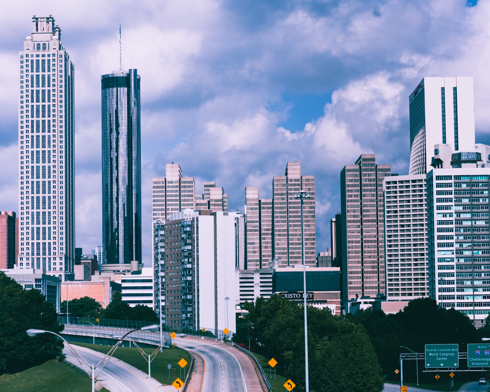 A photo of high rise buildings of Atlanta at day time.