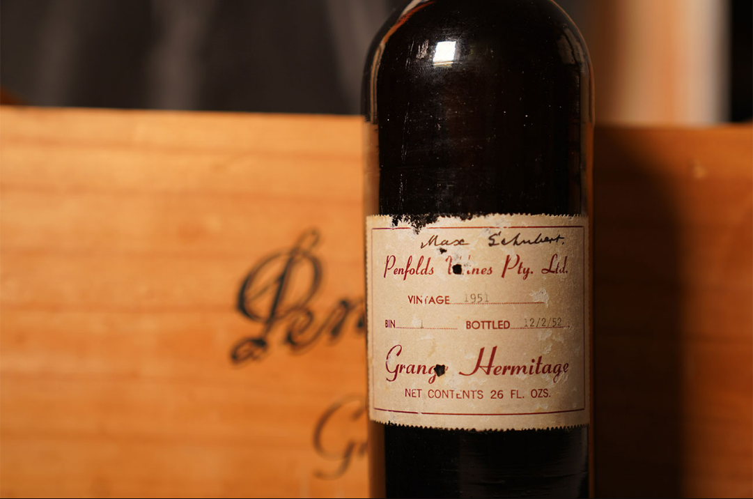 Alt: Et bilde av en dyr flaske vin Prized Treasure: Penfolds Grange Hermitage 1951