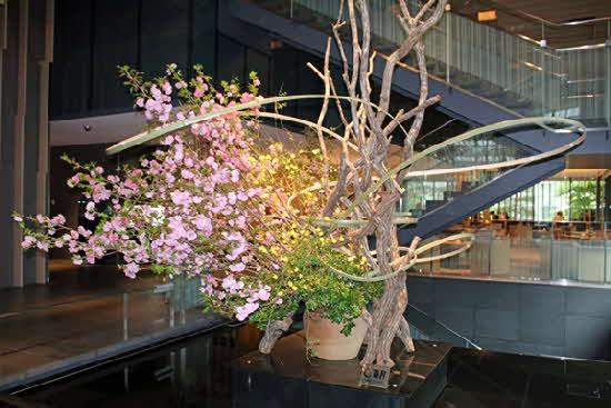 Capitol Hotel Ikebana display in lobby
