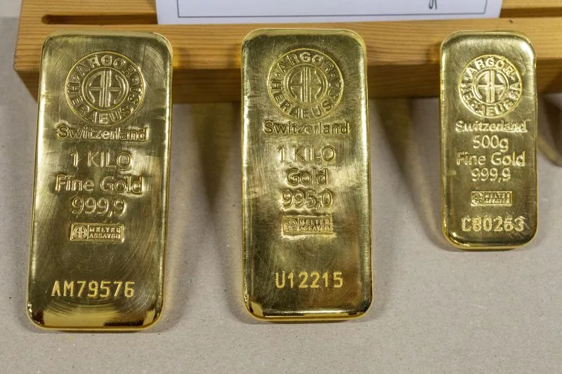 Цены на золото стремительно растут