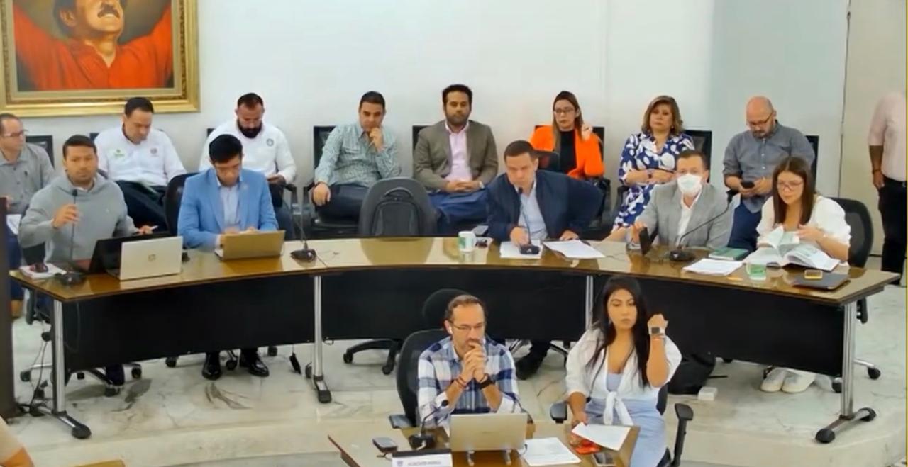 Mesa de trabajo y debate sobre Metrolínea en el Concejo de Bucaramanga