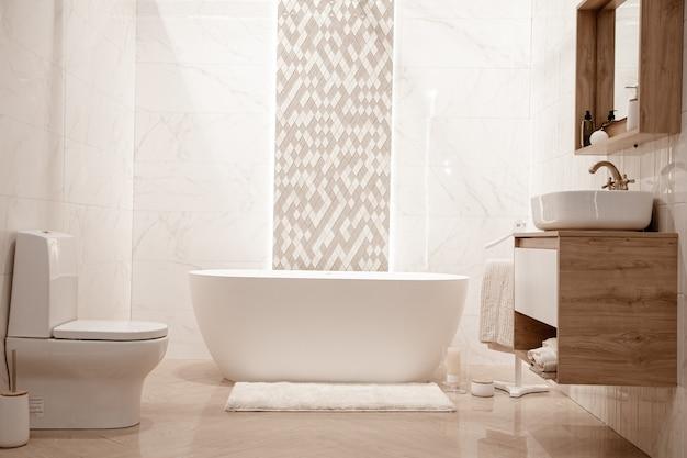 Free photo modern bathroom interior with decorative elements. space for text.