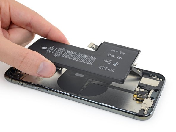 Thay pin iPhone 12 Pro Max giá bao nhiêu tiền? Có nên thay pin cho iPh - 2
