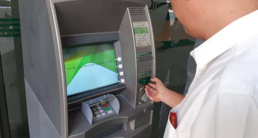 Rút tiền không cần thẻ Vietcombank