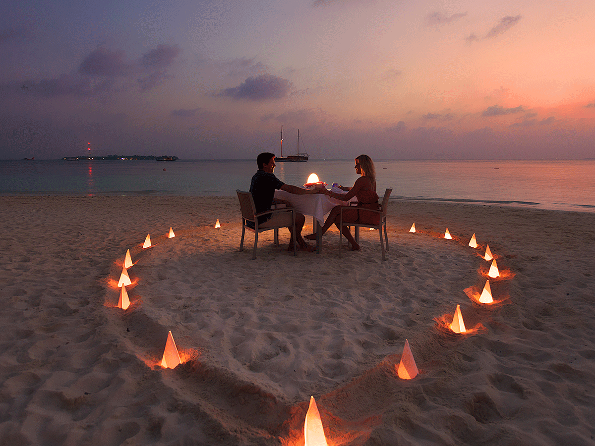 How to plan a romantic dinner on the beach while on honeymoon in Zanzibar, Tanzania