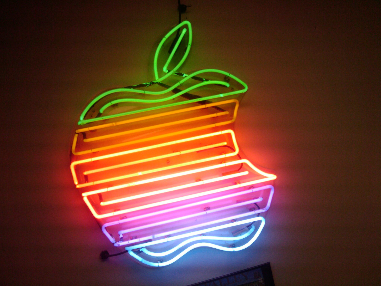 Tips for Maintaining and Optimizing Power Sources for Neon Signs