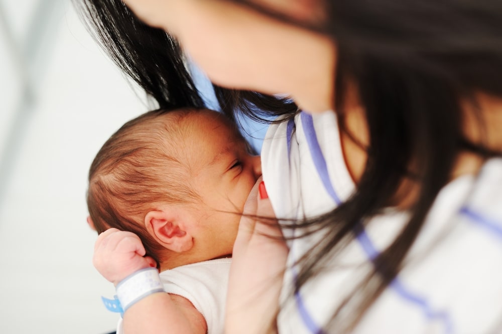 asian women breastfeeding