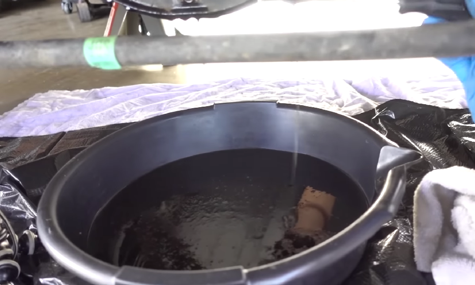 Why Does Differential Oil Turn Black