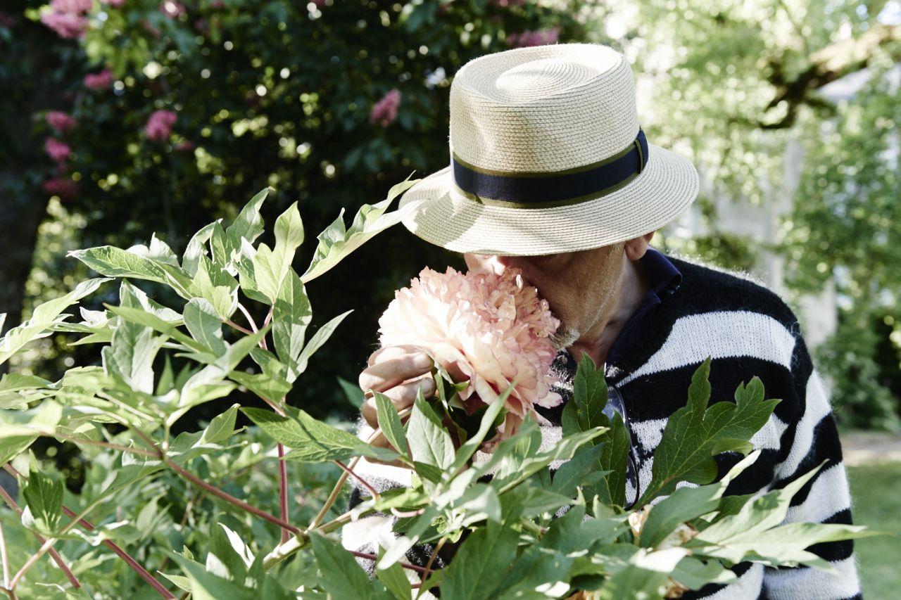 Digging His Heels In: photographs reveal rare glimpse of ...