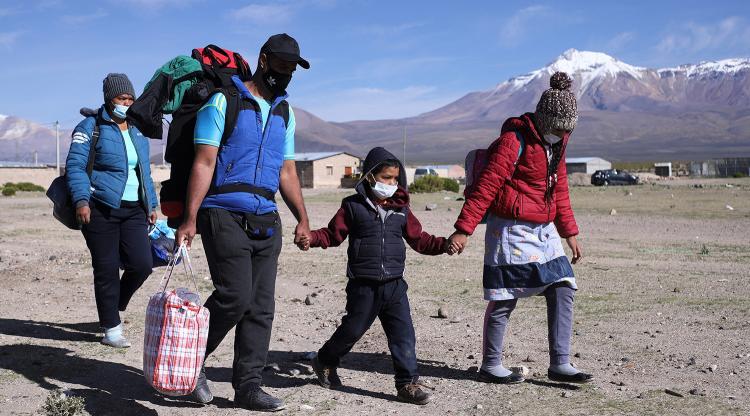 C:\Users\13\Pictures\caritas-bolivia-continuara-en-2022-ayudando-a-los-migrantes-en-la-triple-frontera-y3Nq.jpg