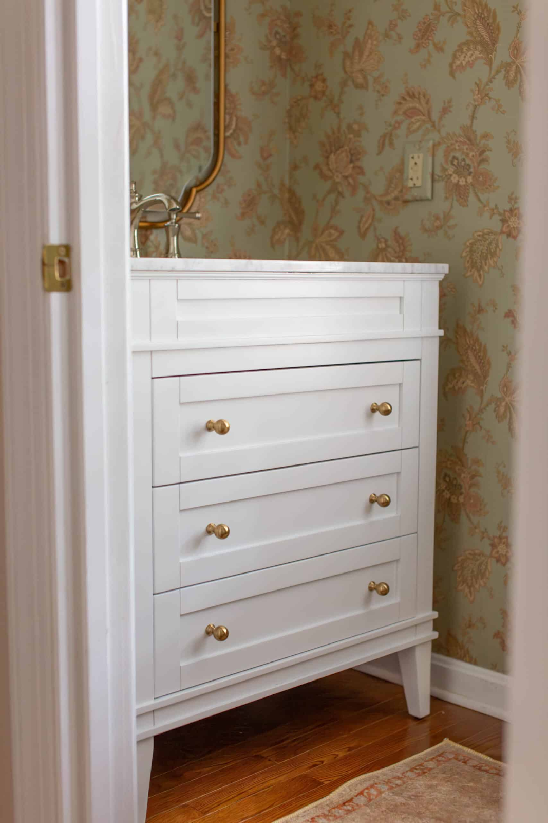 traditional bathroom vanity
