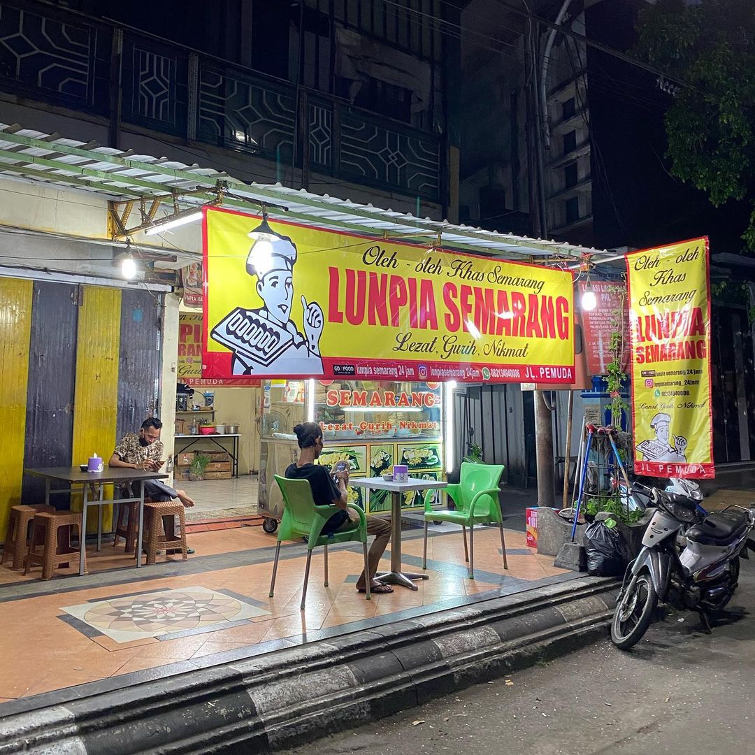 kuliner malam semarang Lumpia Semarang 24 Jam.