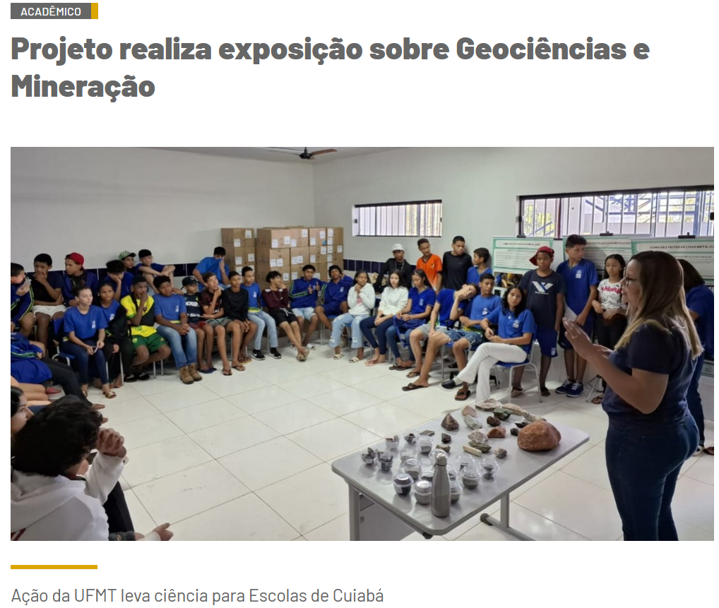 Grupo de pessoas sentadas em cadeiras

Descrição gerada automaticamente
