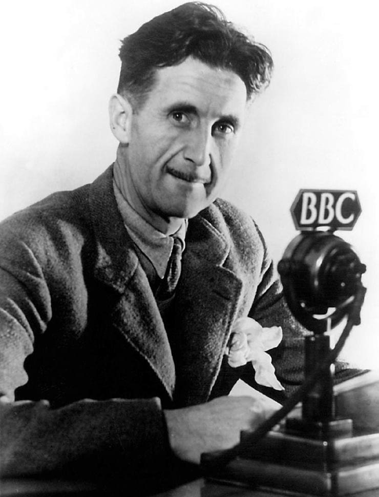 Search George Orwell toàn ra ảnh trắng đen, nhìn chính trị phải biết. Nguồn: https://www.historic-uk.com/