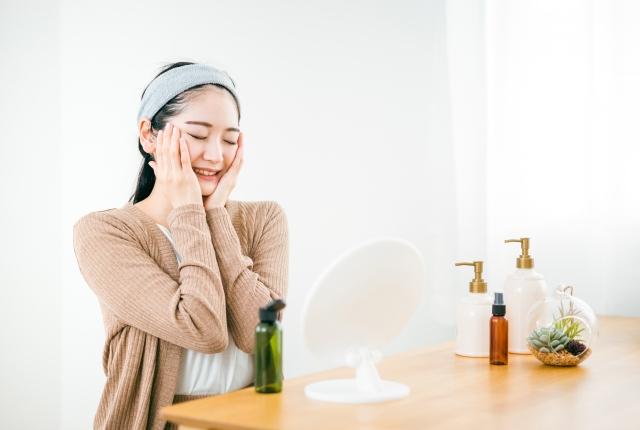 벽, 사람, 인간의 얼굴, 실내이(가) 표시된 사진

자동 생성된 설명