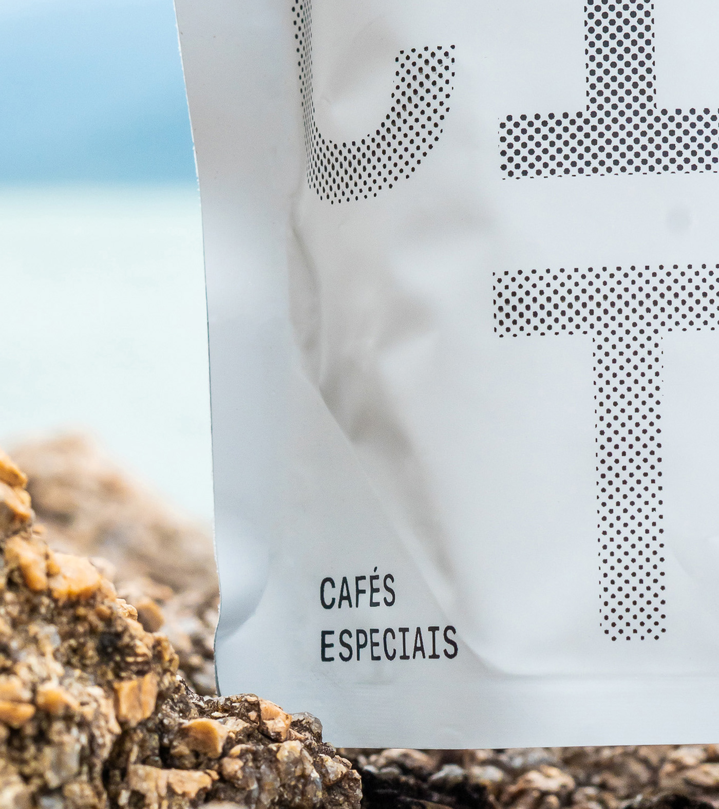 Artifact from the Cafecito Co.: Mastering Branding and Packaging Design article on Abduzeedo