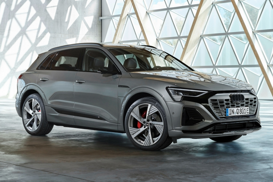 ดีไซน์ภายนอกรถยนต์ : Audi Q8 e-tron