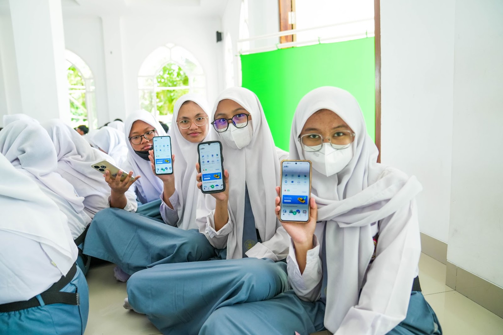 Students in Jakarta. Source: Jakarta Smart City