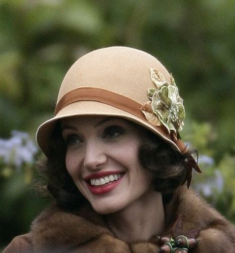 Picture of a lady rocking the cloche hats