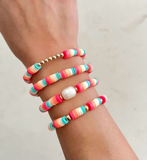 Clay bead bracelet ideas: Picture of the bead on somebody hands
