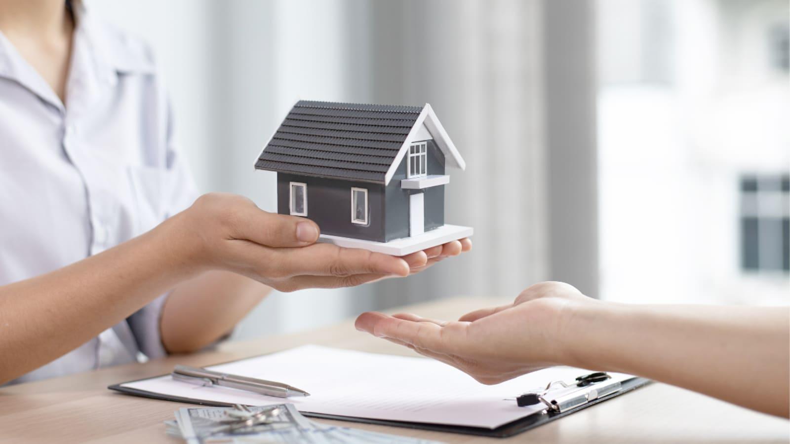 Bajaj Housing Finance extends home loan tenor to 40 years: Should you opt  for a home loan with longer tenor?