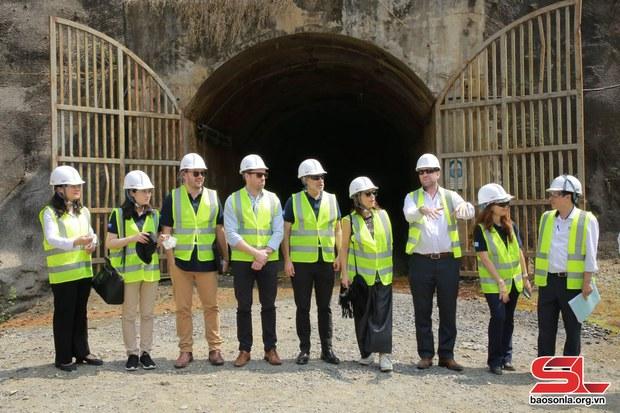 Đại sứ Úc ở Việt Nam thị sát các dự án của Blackstone ở Sơn La