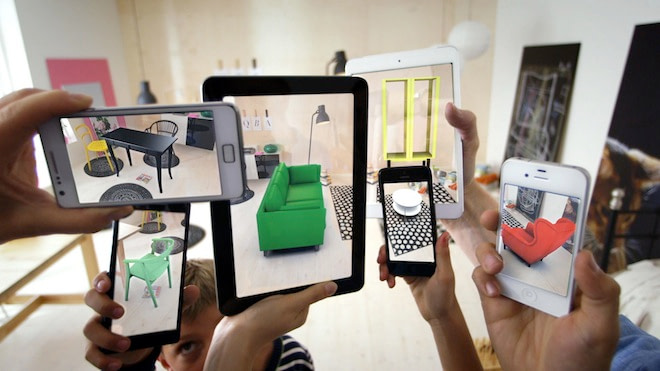 Одним из пионеров в использовании AR является IKEA. Ее приложение Place помогает увидеть, как мебель из каталога выглядит в интерьере.