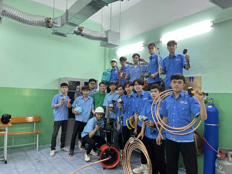 nghề vất vả và nguy hiểm
