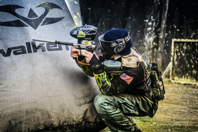 O privire asupra originilor și evoluției paintball-ului ca activitate recreativă