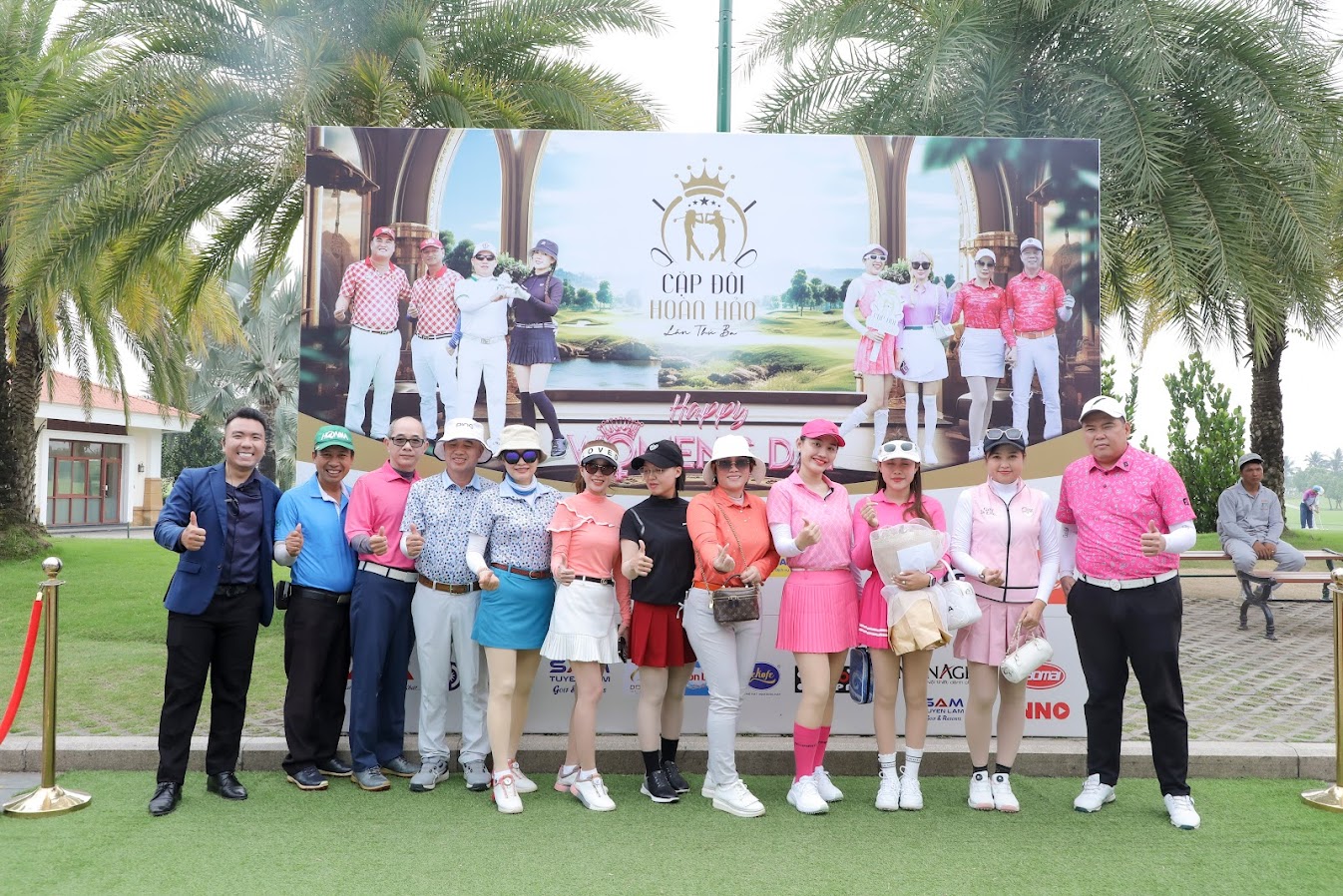Giải Golf Cặp Đôi Hoàn Hảo diễn ra vô cùng sôi động với sự tham gia của 50 cặp đôi 