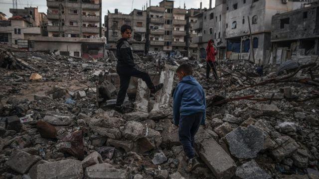 شمار زیادی از زنان و کودکان فلسطینی در حملات هوایی اسرائیل در غزه از زمان آغاز عملیات نظامی کشته شده‌اند