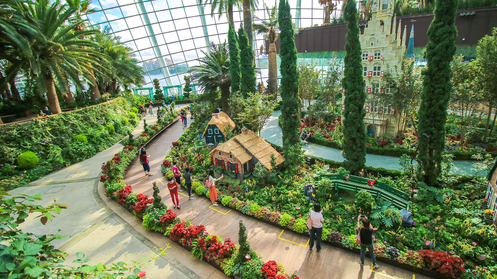 Khu vườn cận nhiệt đới đầy lãng mạn tại khu nhà kính Flower Dome