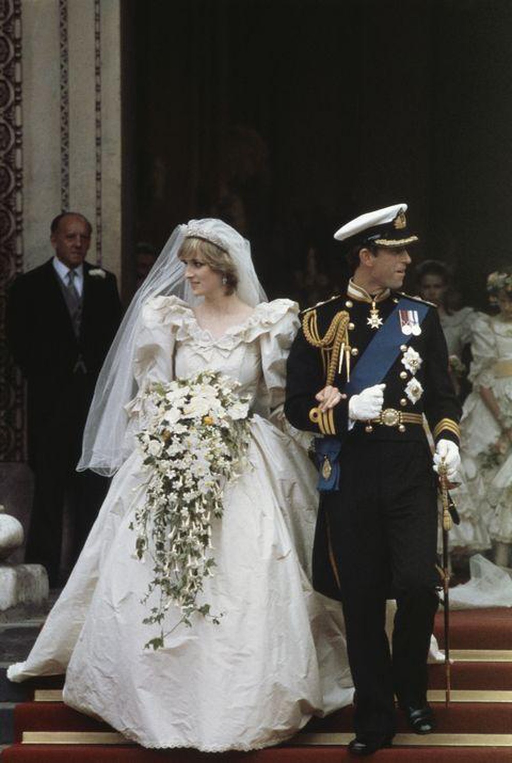 Váy cưới của công nương Diana khiến cả thế giới phải trầm trồ trong hôn lễ năm 1981 
