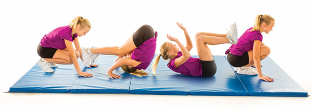 Skill Gimnastik yang Penting Untuk Dipelajari - 1. Forward Roll