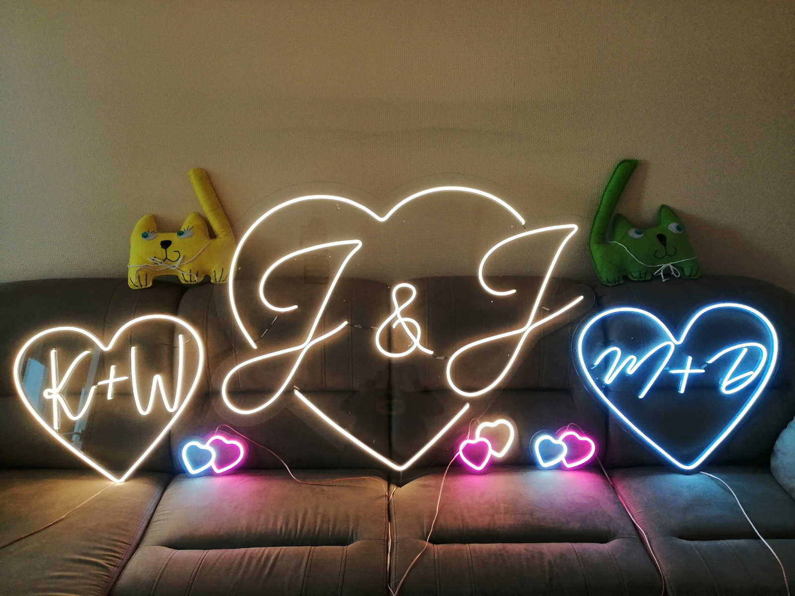 Small vs. Large Neon Signs: Pros and Cons