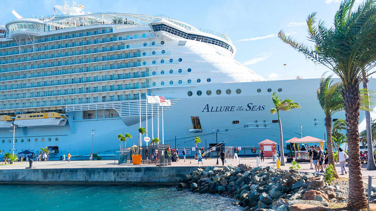 Allure Of Luxurious Cruising