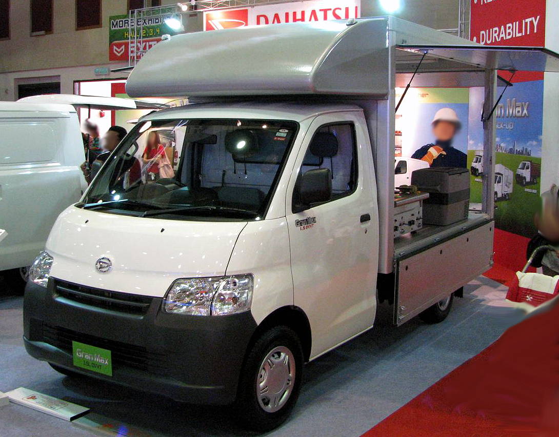 Mobil Gran Max Food Truck