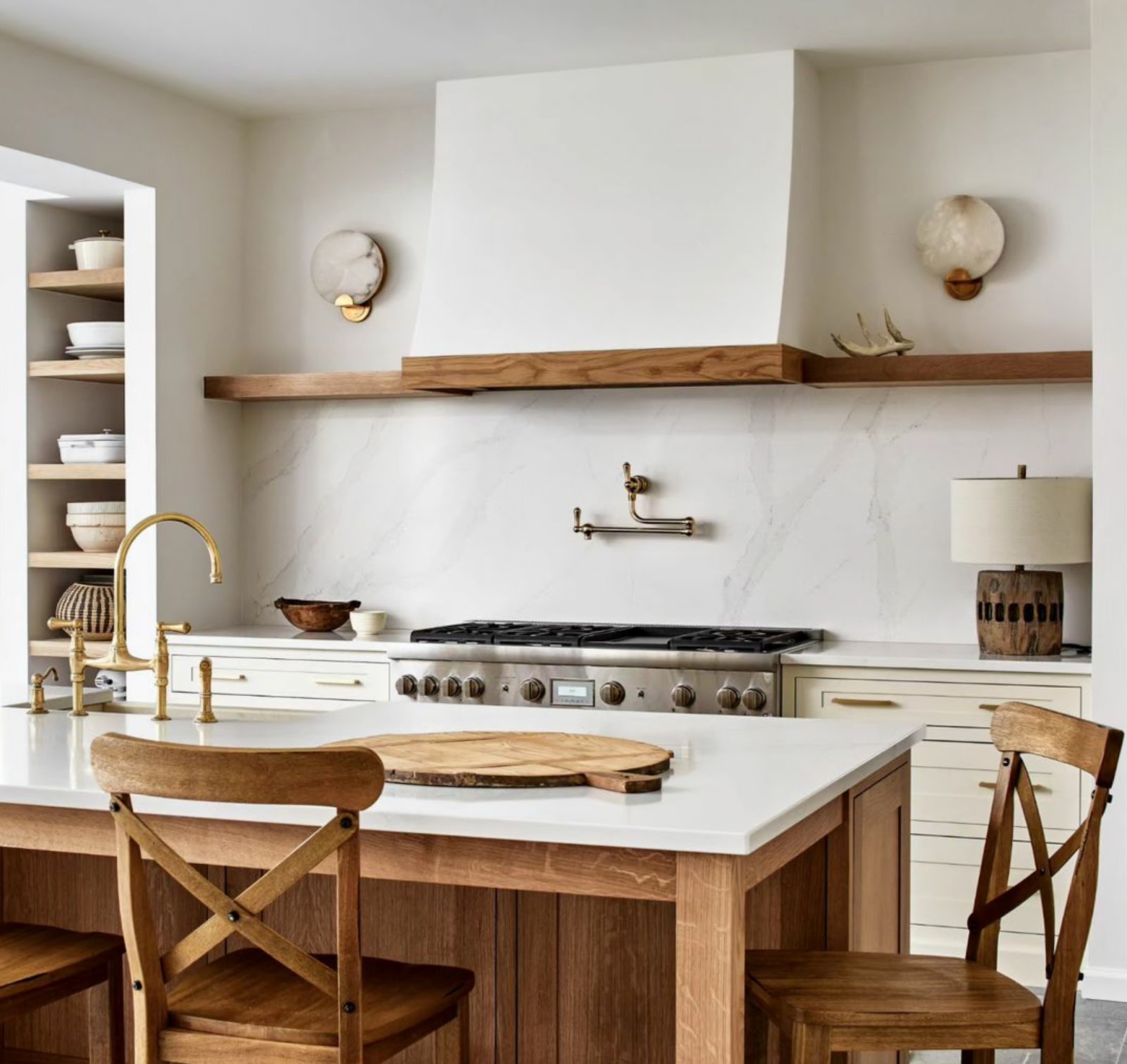 22 Decluttered & Classy Kitchen Ideas with No Upper Cabinets ...