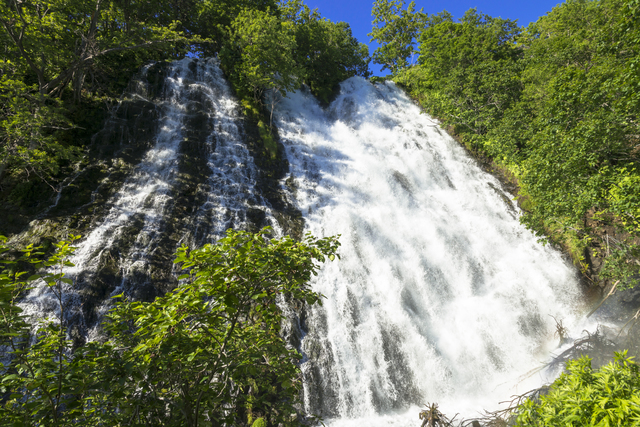 1. Oshinkoshin Falls 