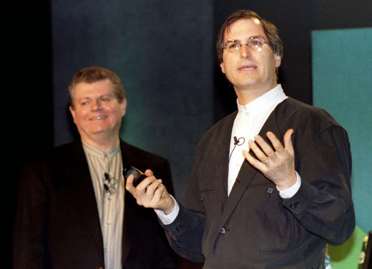<a href="https://youtu.be/IOs6hnTI4lw?si=ideVlYMVK788bBzK">Macworld 1997: The return of Steve Jobs</a>