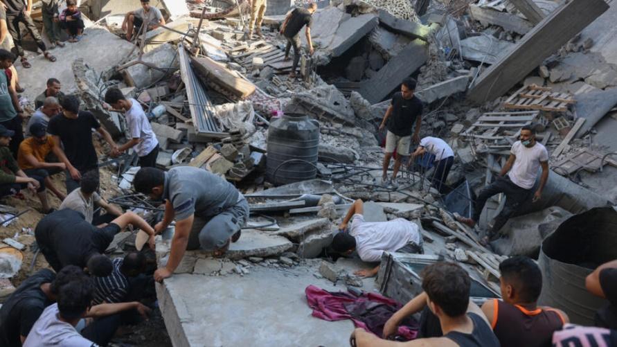 Đống đổ nát của các tòa nhà bị phá hủy sau vụ oanh kích của Israel ở Rafah, phía nam Dải Gaza, ngày 31/10/2023.