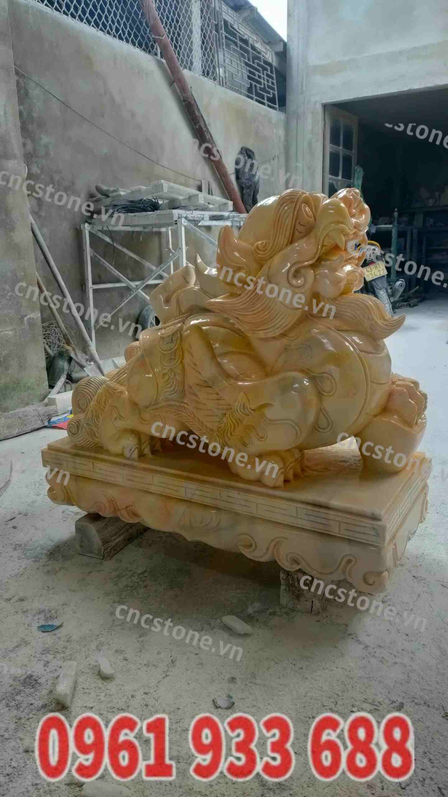 Tượng linh vật Tỳ Hưu đá Vàng hoàng long