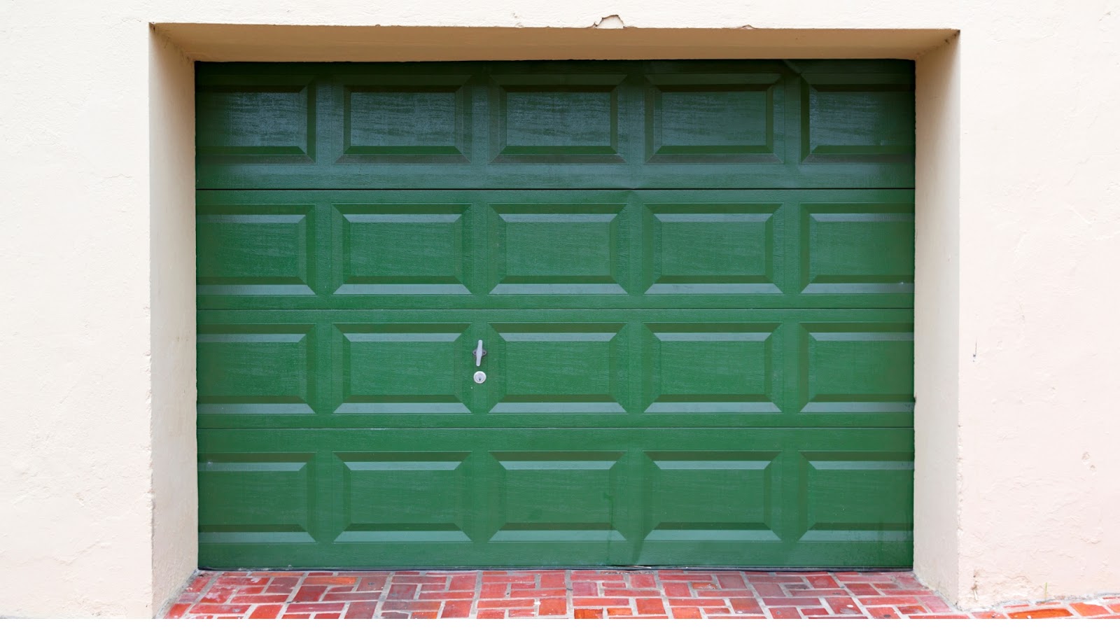 A panel lift garage door