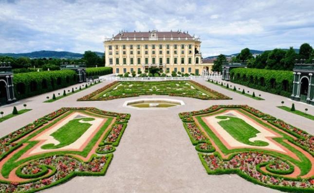Cung điện mùa hè Schönbrunn chốn nghỉ vương giả của hoàng gia Áo