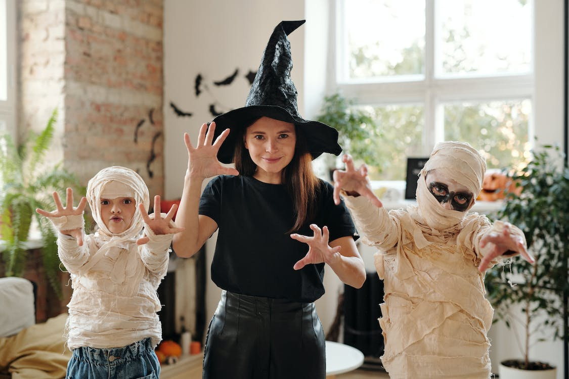 Halloween Party Supplies: Ideas for Cheap, Unique, and DIY Decorations